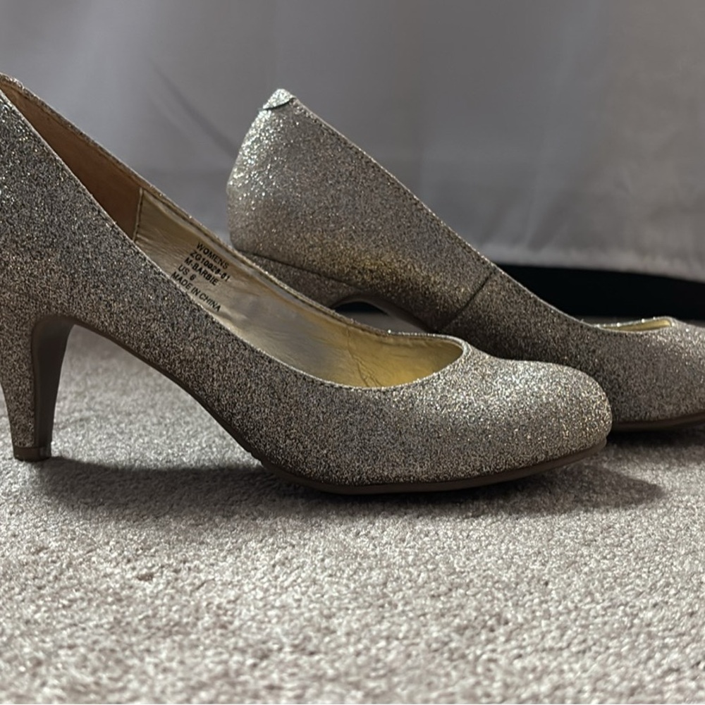 Elegant Gold Glitter Heels
